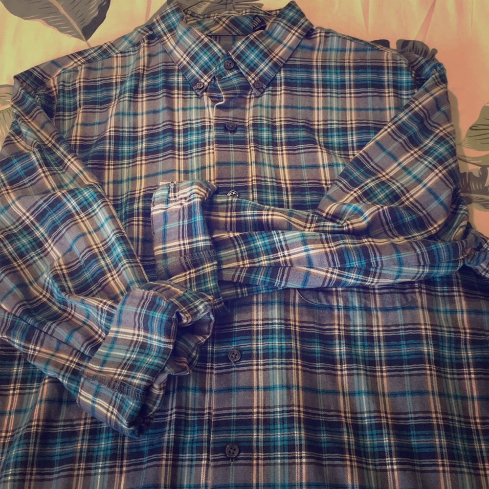 Large Van Heusen shirt